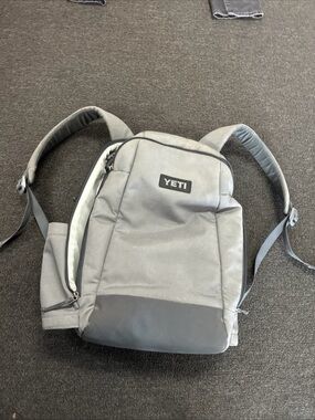 Yeti Crossroads 27 Backpack Unisex Adult Rare Pre Owned Used Grey Black